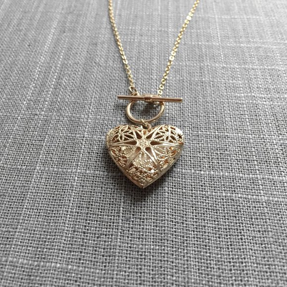 Heart Locket Pendant Necklace - Picture 4 of 8